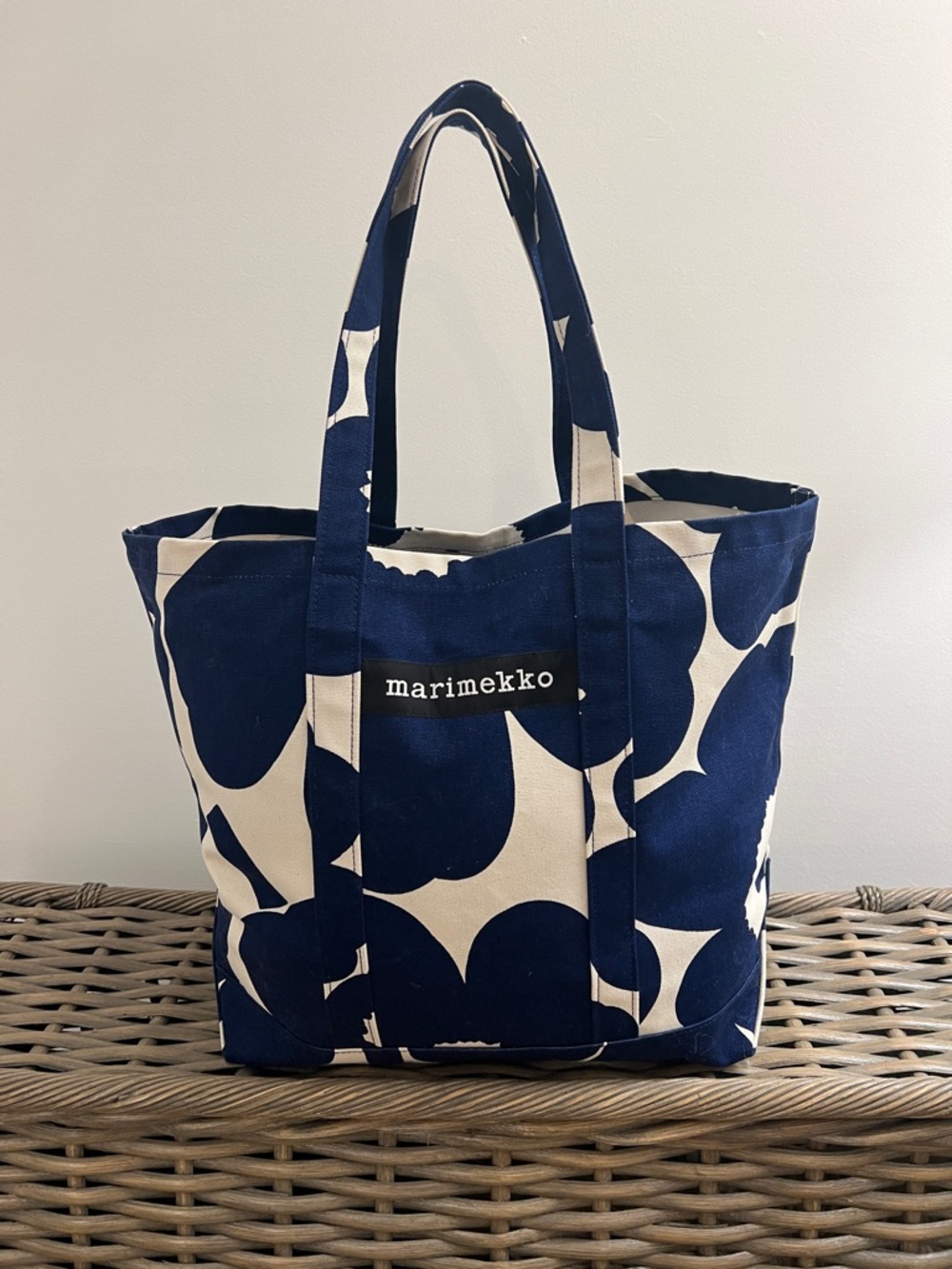 Marimekko Navy Blue and Cream Canvas Tote Bold Unikko Print Never Been Used